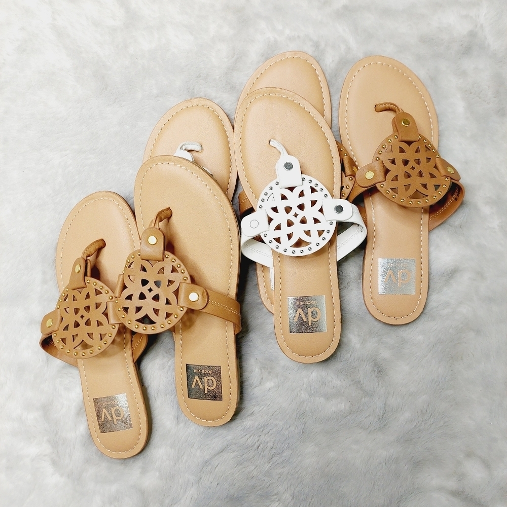New Dolce Vita Gotie White/Brown Laser Cut Thong Sandals S32